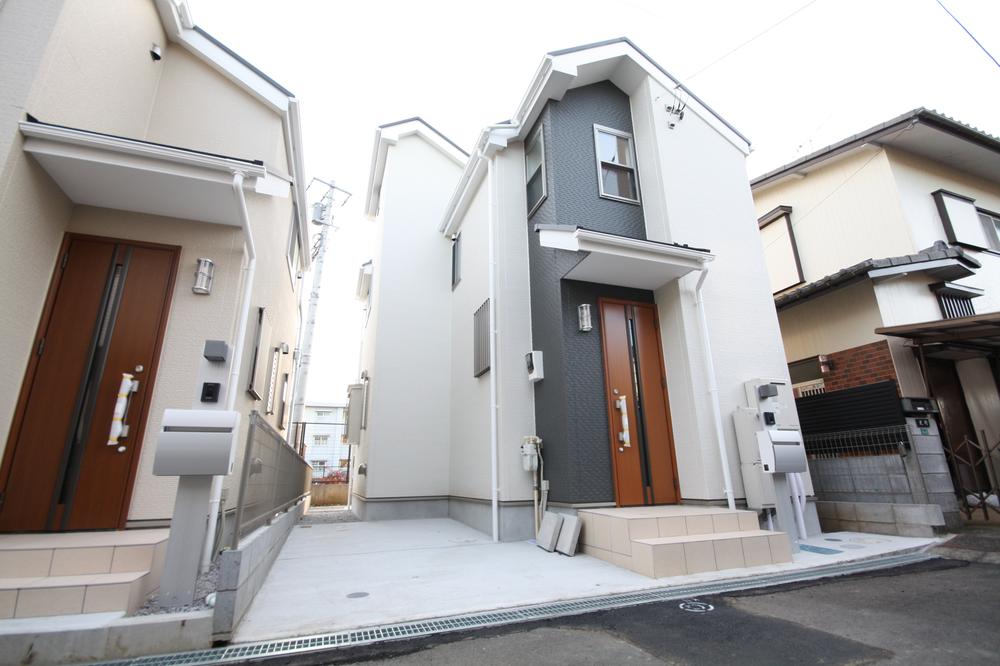 Local appearance photo. Local (12 May 2013) Shooting