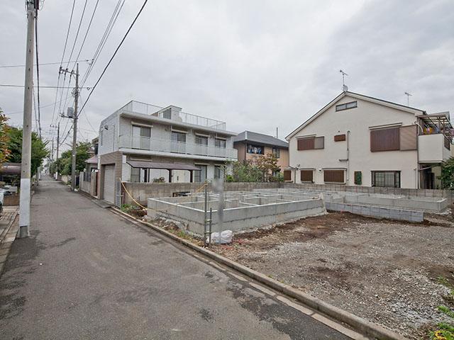 Local photos, including front road. Local (10 May 2013) Shooting