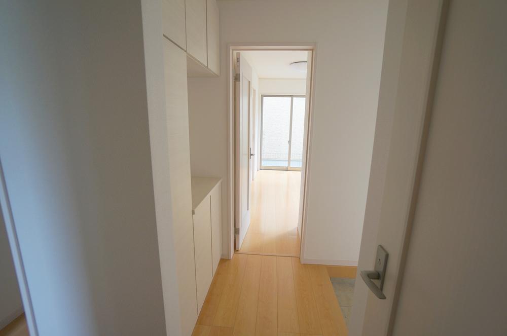 Other introspection. Indoor (September 2013) Shooting