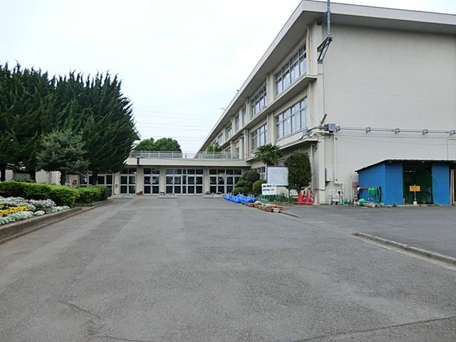 Primary school. Municipal Xiaoping until the twelfth elementary school 450m