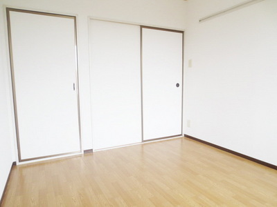 Other room space. Flooring