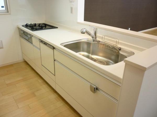 Kitchen. 2013 September shooting