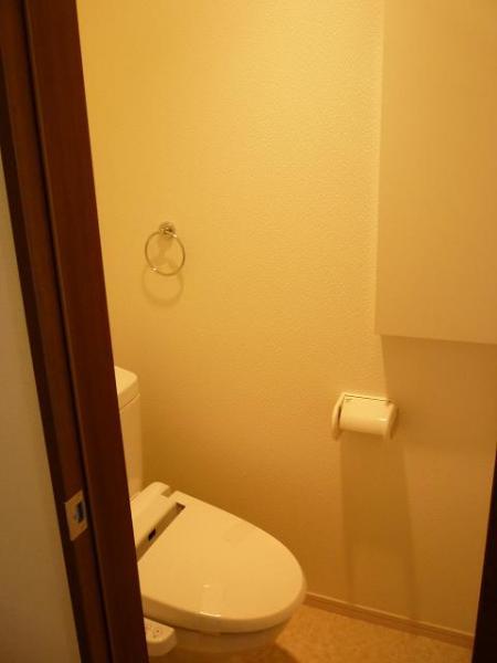 Toilet. 2013 September shooting