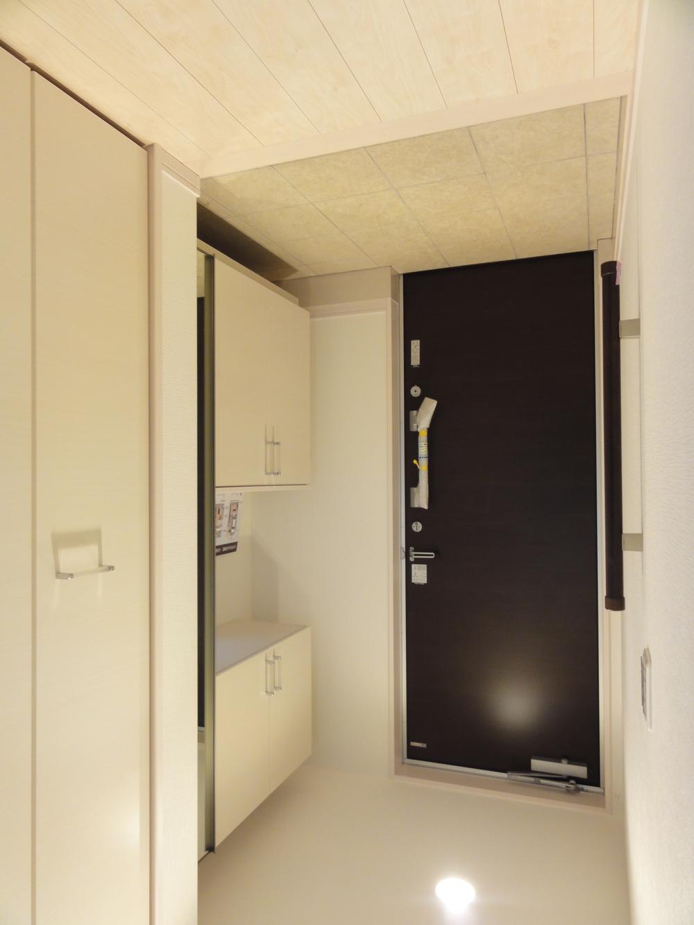 Entrance. Entrance hall