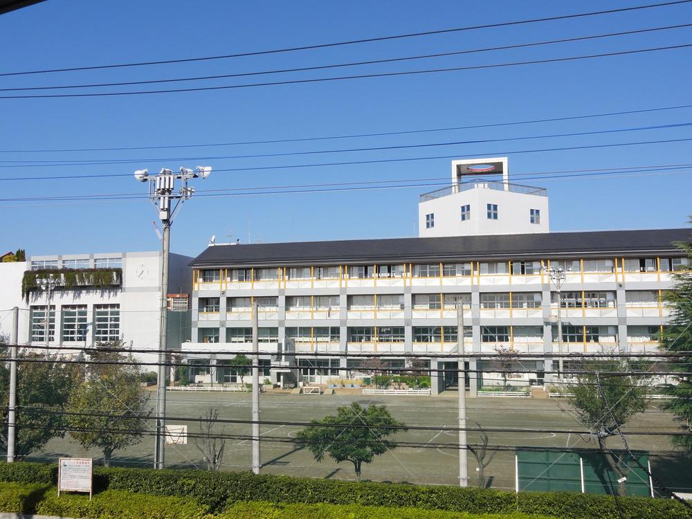 Other local. Kodaira 5-minute walk stand up to the sixth elementary school