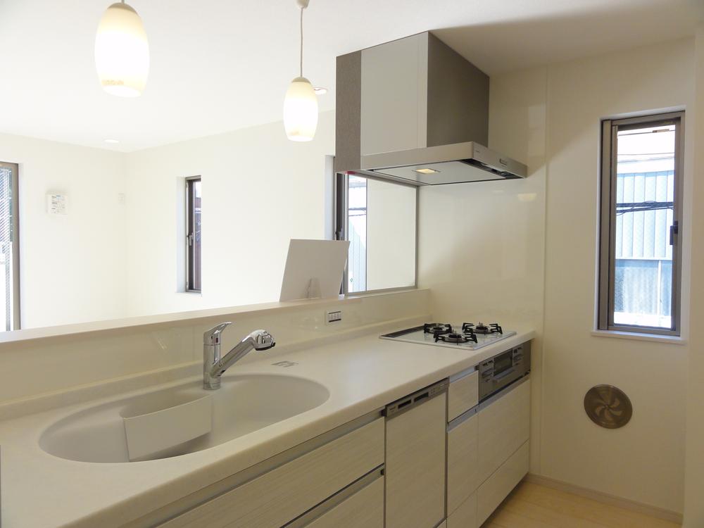 Kitchen. With dishwasher □ ◆ Co., the housing market ◆ □