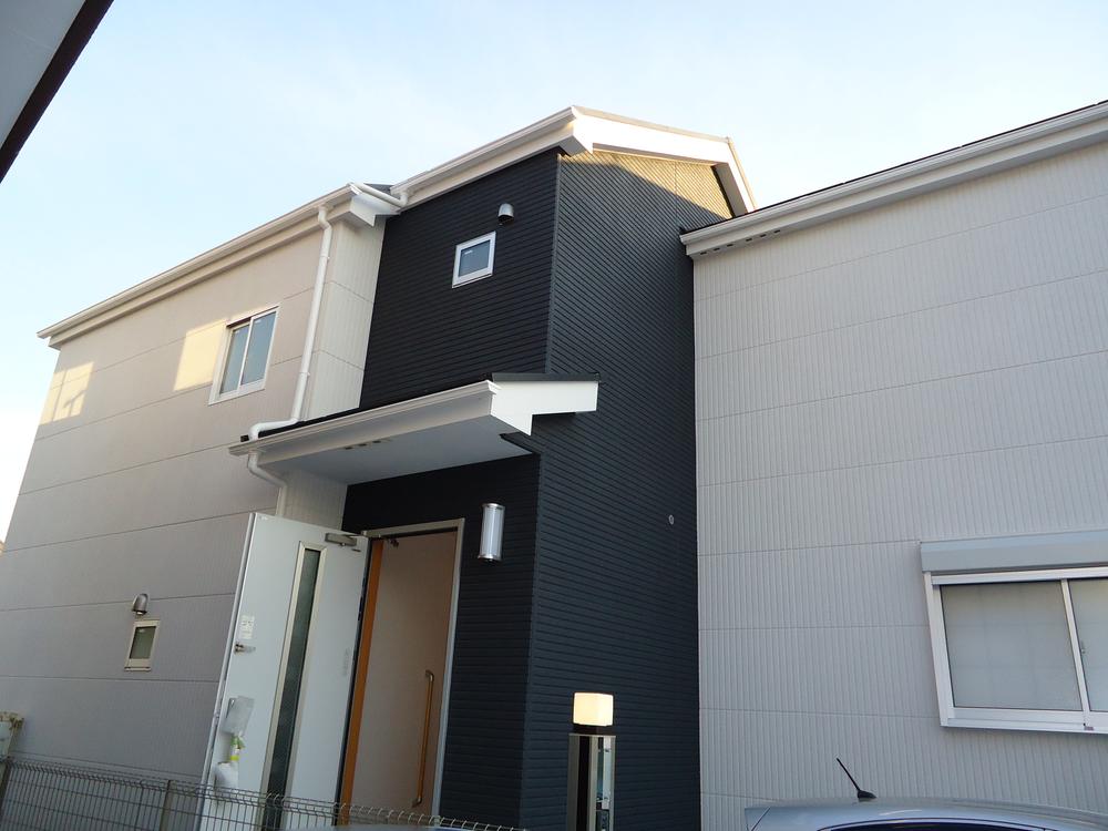 Local appearance photo. Local (12 May 2013) Shooting