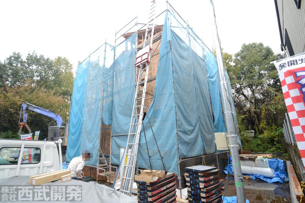 Local photos, including front road. Local (11 May 2013) Shooting