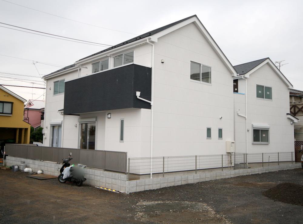 Local appearance photo. Local (10 May 2013) Shooting