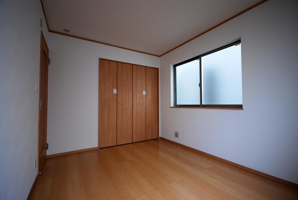 Non-living room. Local photo: D Building