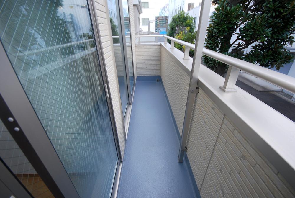 Balcony. Local photo: D Building