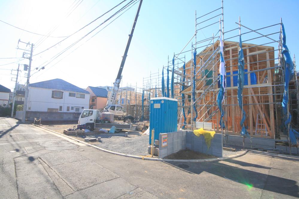 Local photos, including front road. December 2013 shooting