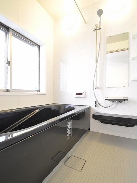 Bathroom. Kodaira Gakuen'nishi-cho 2-chome Building 2 bathroom