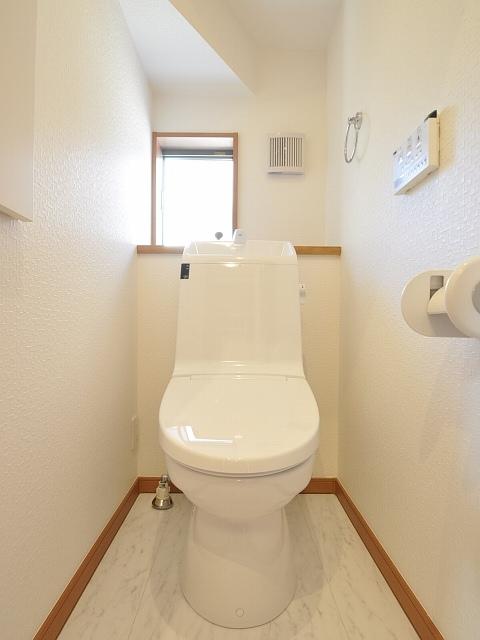 Toilet. Kodaira Gakuen'nishi-cho 2-chome Building 2 toilet