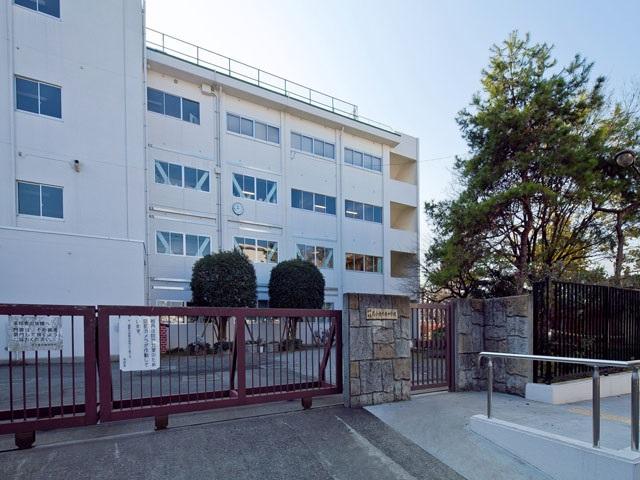 Junior high school. Kodaira Municipal Hanakoganeiminami until junior high school 2240m