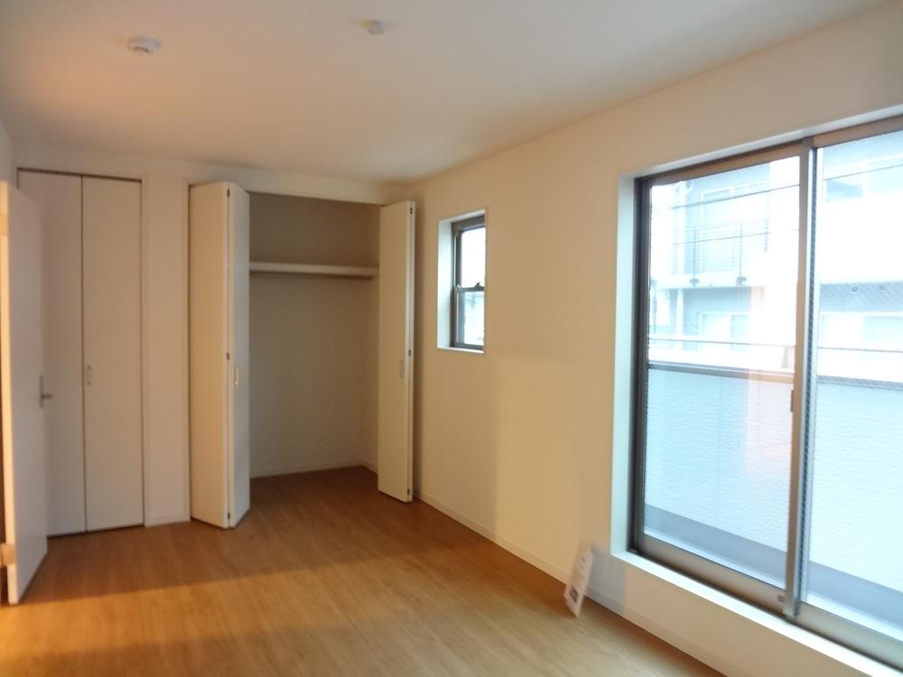 Non-living room. Indoor (11 May 2013) Shooting