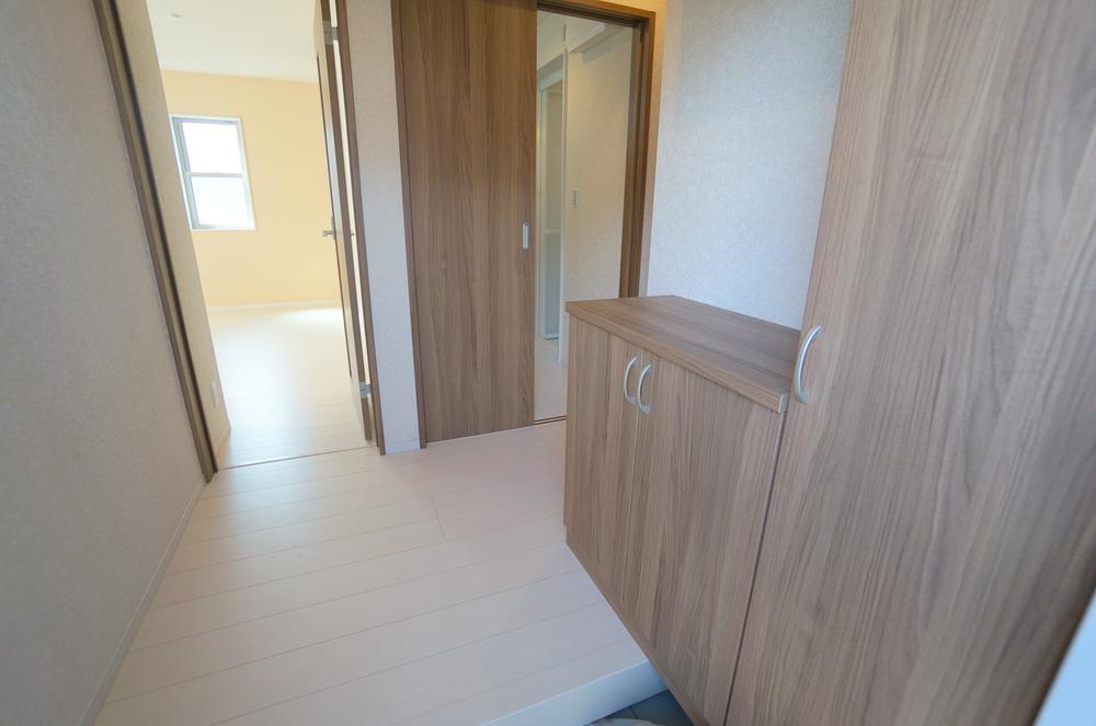 Entrance. Local (September 2013) Shooting