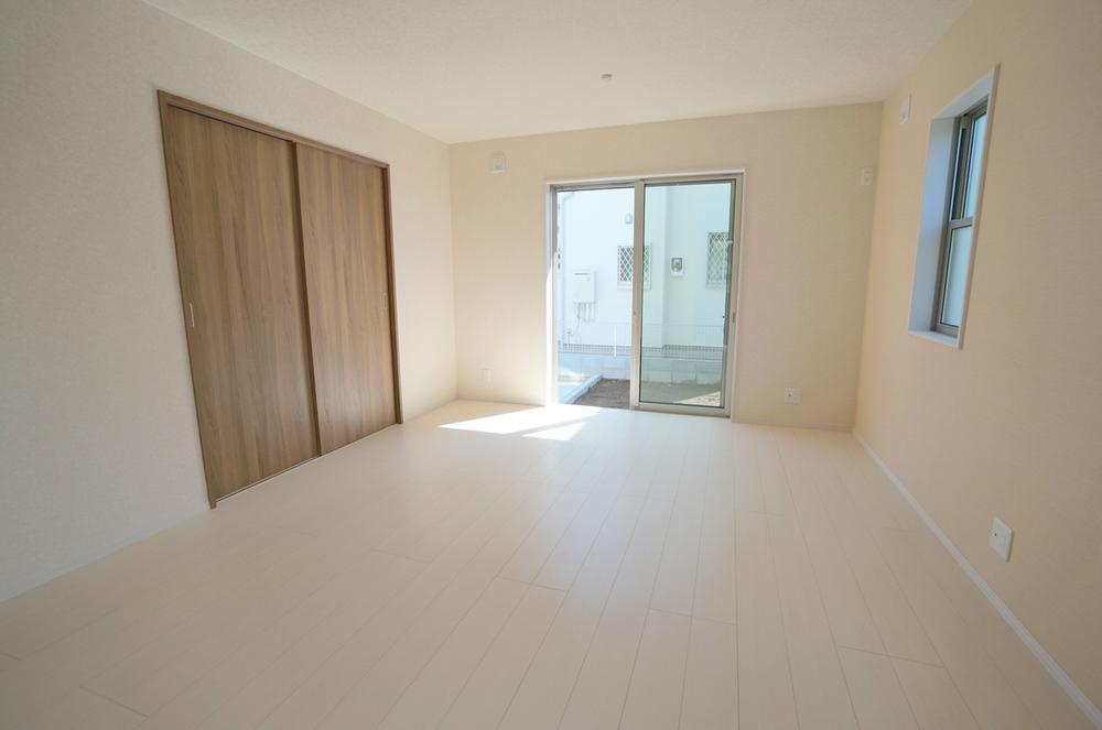 Living. Local (September 2013) Shooting