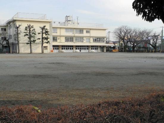 Primary school. Gakuenhigashi until elementary school 430m