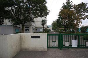 Primary school. Kodaira stand Xiaoping 832m until the fifteenth Elementary School