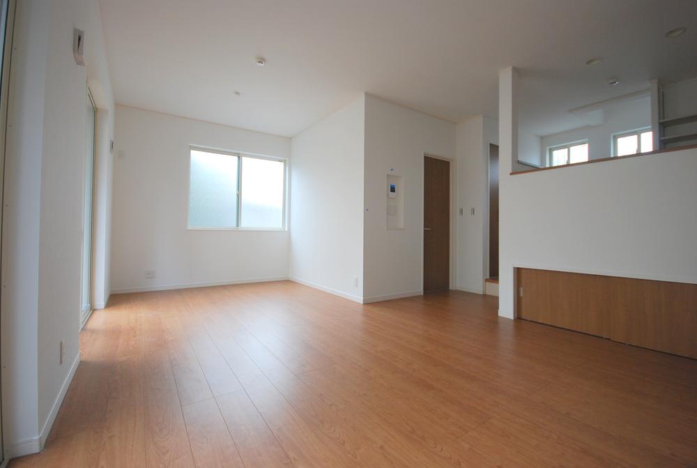 Same specifications photos (living). Example of construction