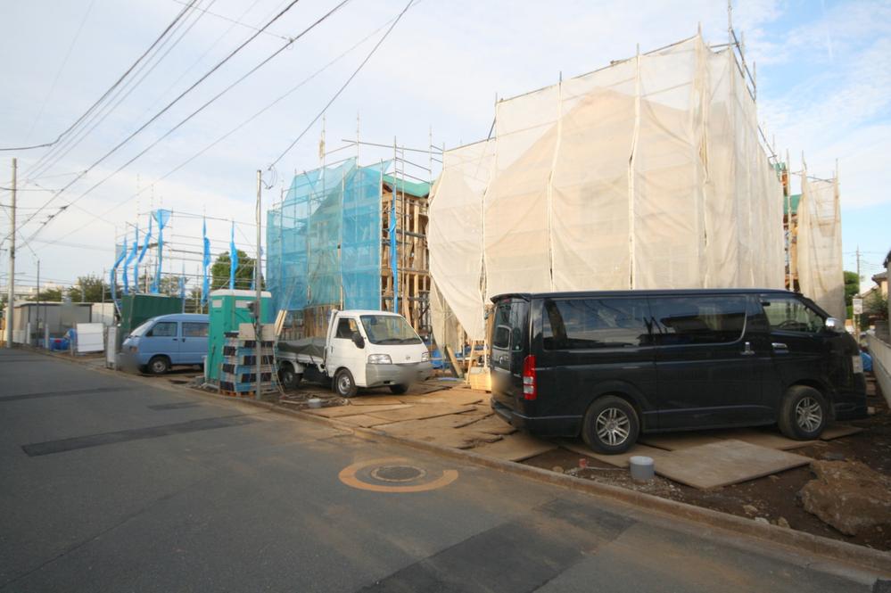 Local photos, including front road. Local Photos