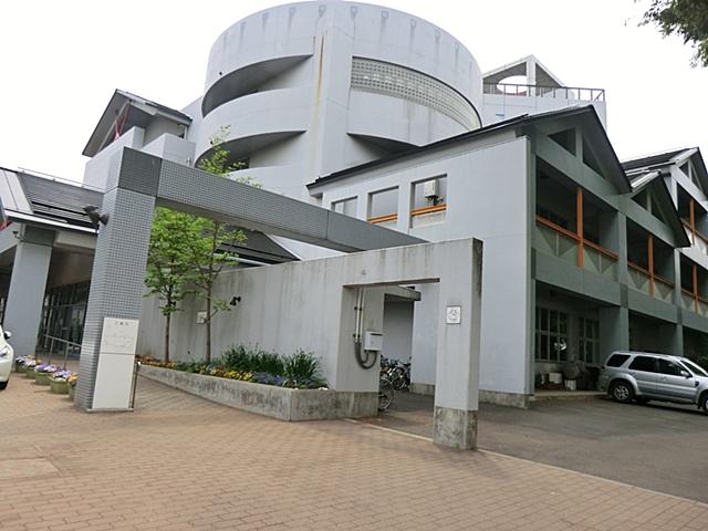 Primary school. Kodaira stand sixth to elementary school 370m
