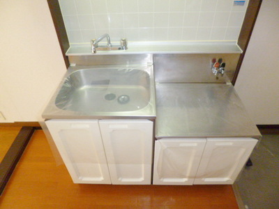 Kitchen. Two-burner gas stove can be installed kitchen