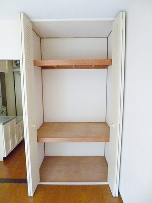 Receipt. Spacious storage
