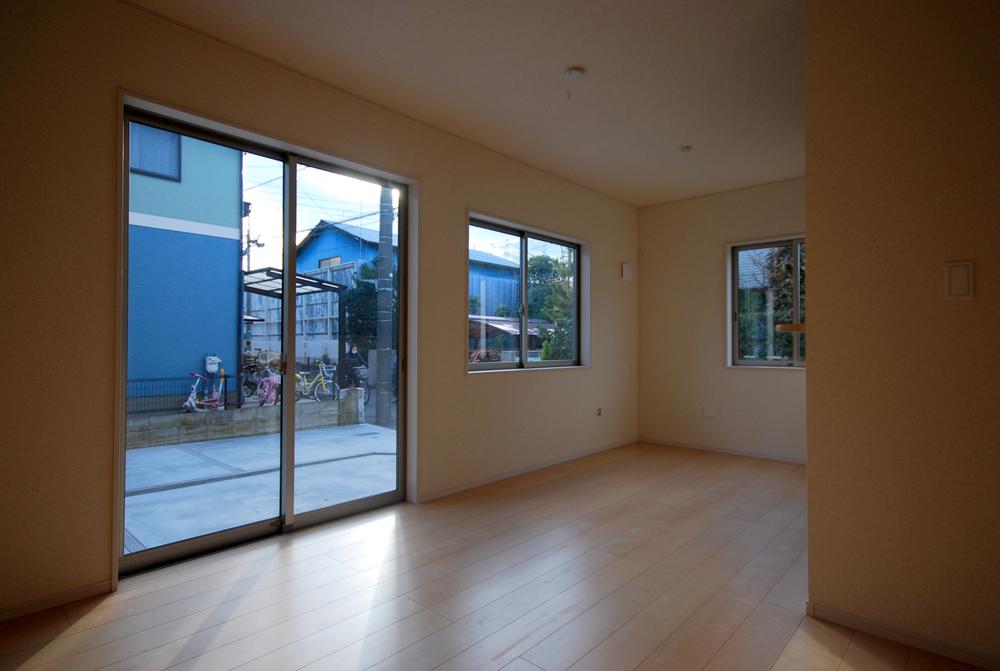 Living. Local Photos