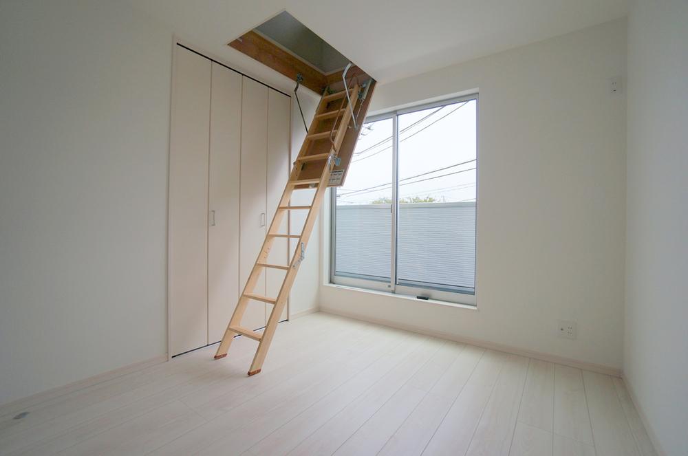 Same specifications photos (Other introspection). Western-style construction cases