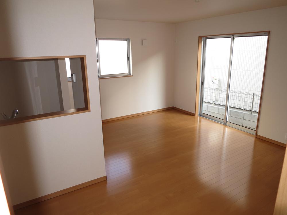 Living. Local (11 May 2013) Shooting