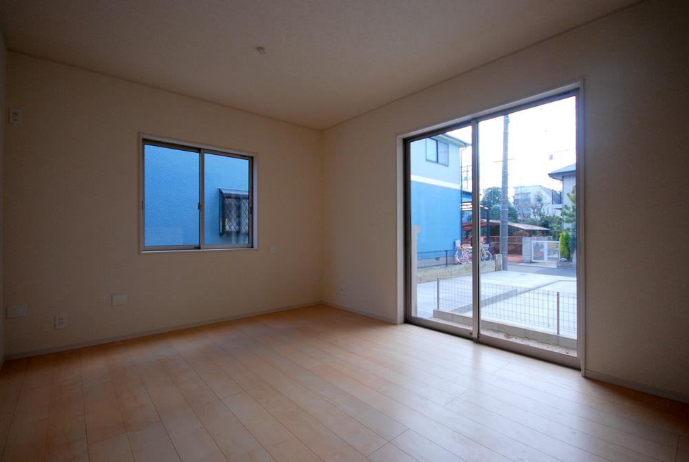 Living. Local Photos