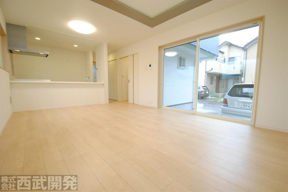 Living. A Building LDK17 Pledge Counter kitchen living room floor heating