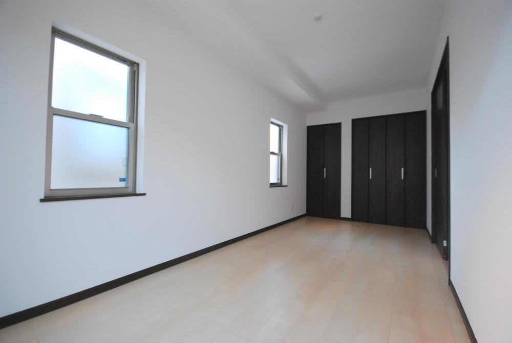 Non-living room. Bedroom