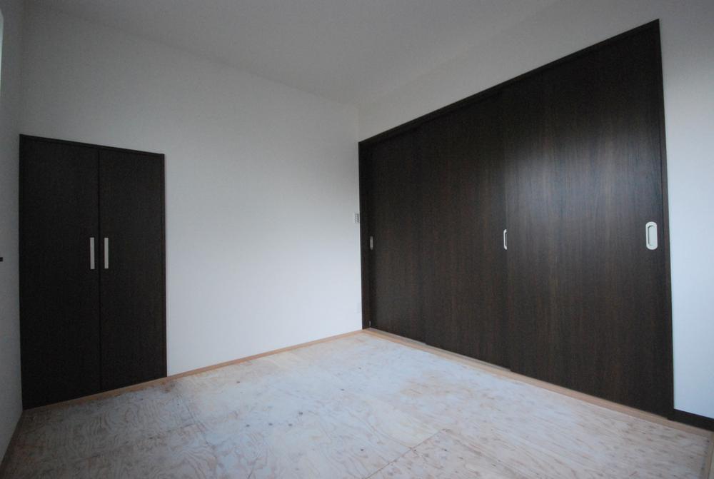 Non-living room. Bedroom