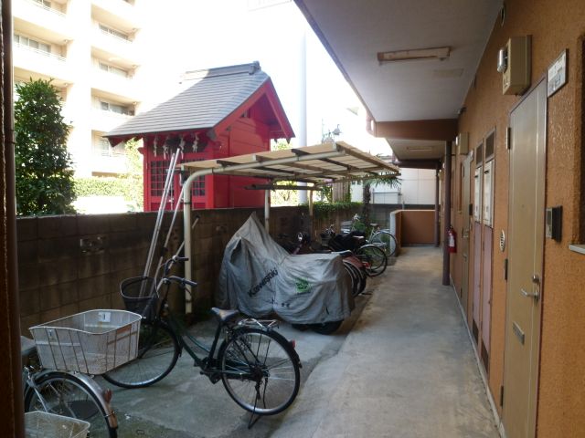 Other room space. Bicycle-parking space! 