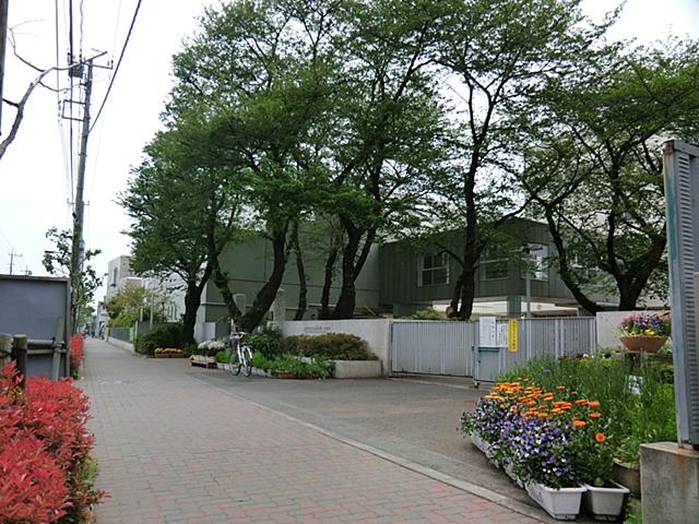 Primary school. Koganei Municipal Koganei 481m until the first elementary school