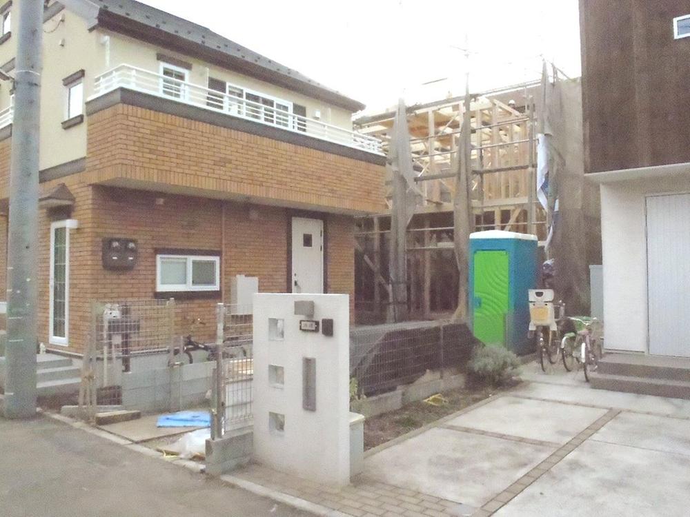 Local appearance photo. Local (11 May 2013) Shooting