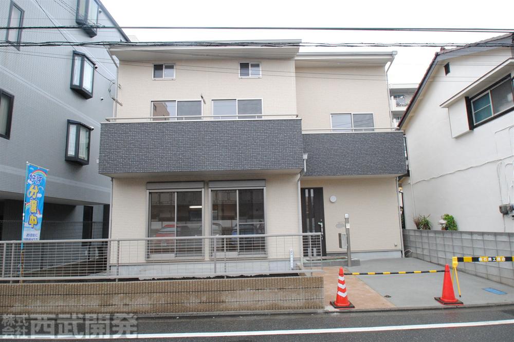 Local appearance photo. Local (10 May 2013) Shooting This selling local