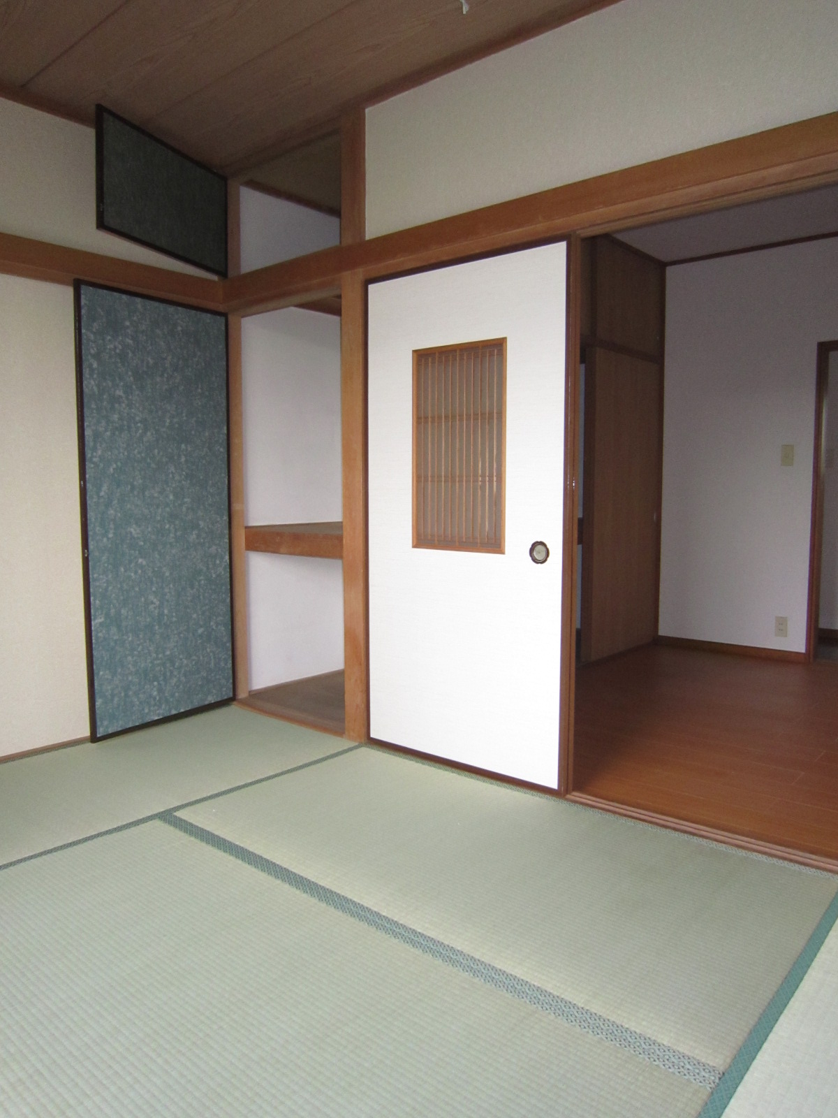 Living and room. Room of 2K type of Japanese and Western room More