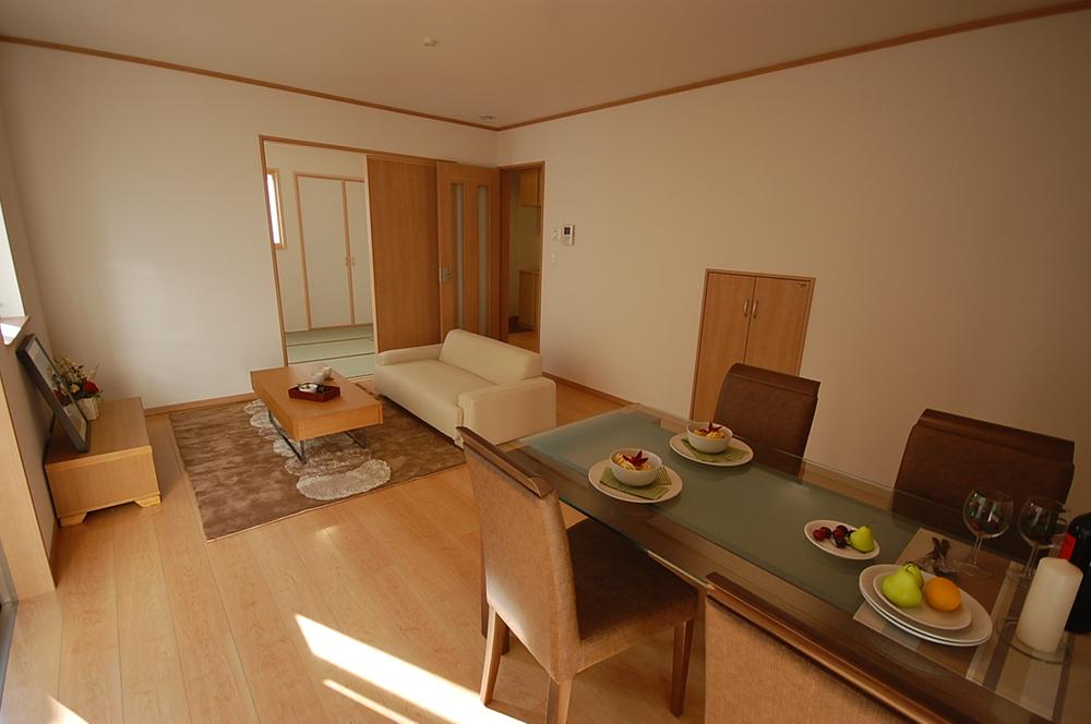 Same specifications photos (living). Seller same specifications