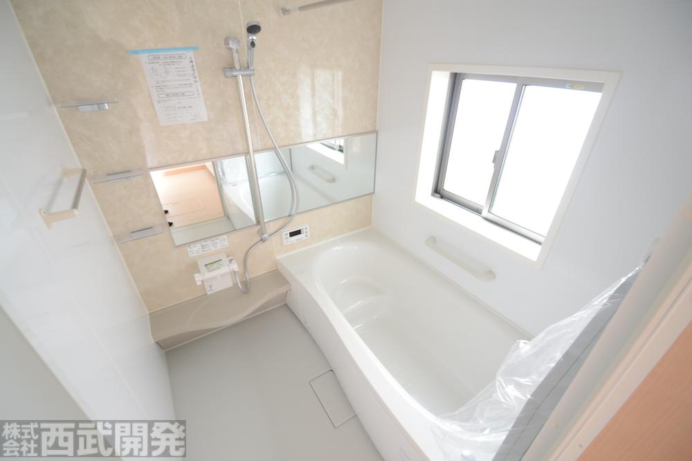 Bathroom. Hitotsubo ・ Window barrier-free type ventilation drying with machine bathroom
