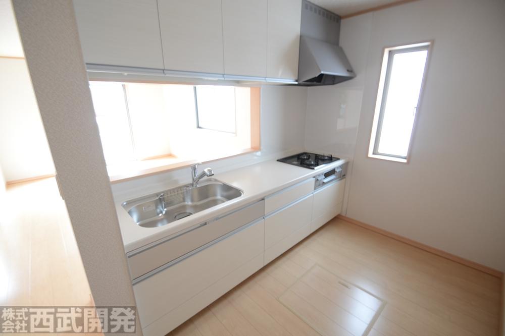 Kitchen. Artificial marble counter kitchen ・ With water purifier ・ Slide storage ・ Underfloor Storage