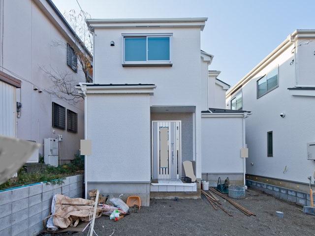 Local appearance photo. Local (11 May 2013) Shooting