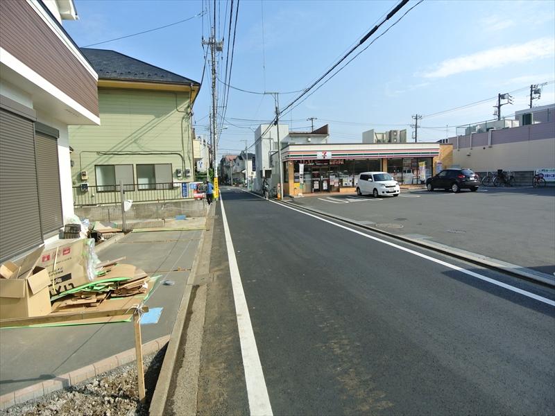 Local photos, including front road. Local (10 May 2013) Shooting