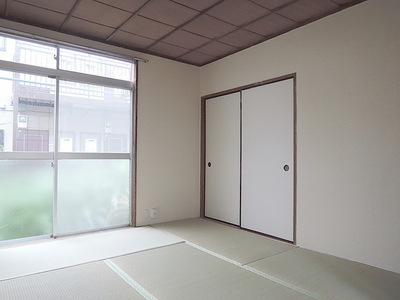 Living and room. Facing south Day good Japanese-style room 6 quires