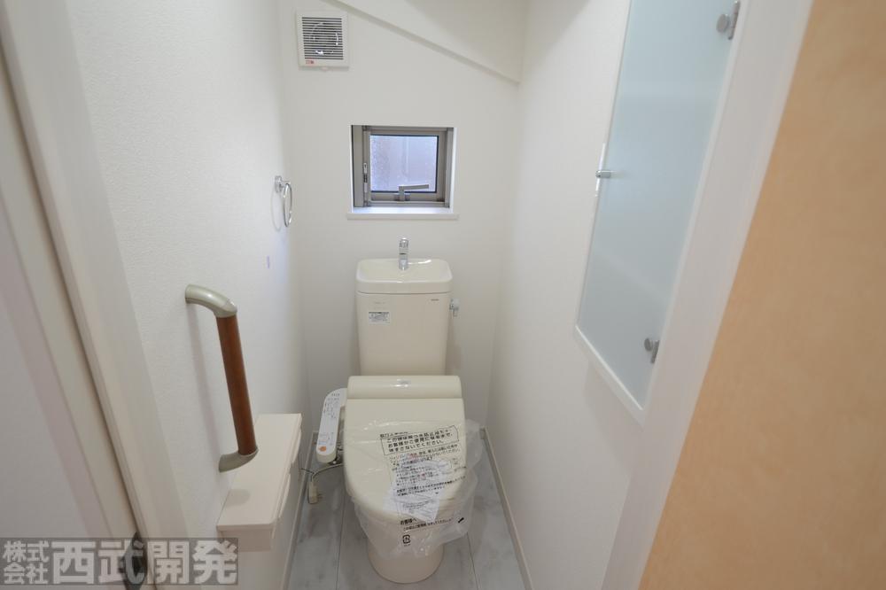 Toilet. 1st floor ・ Second floor Washlet With handrail
