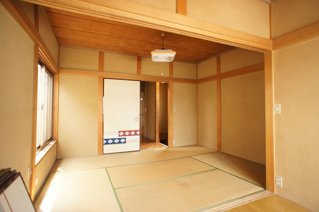 Living and room. Japanese-style room 6 quires