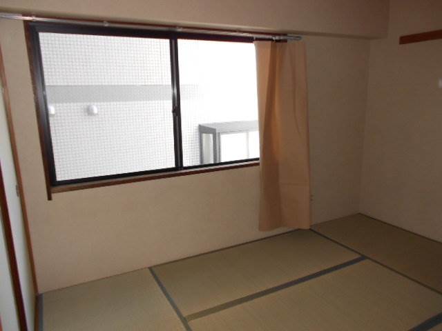 Living and room. It settles down Japanese-style room